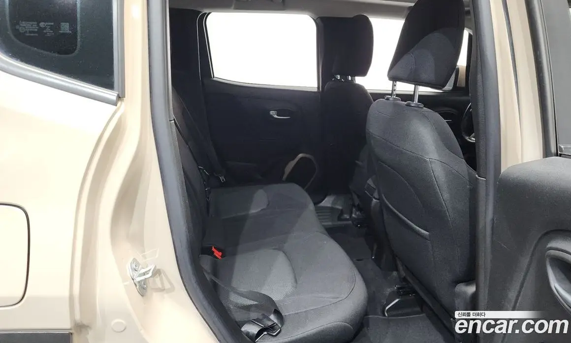 Jeep Renegade 2015 2.4 автомат (гидро), фото 12 Jeep Renegade 2015 2.4 автомат (гидро), фото 12