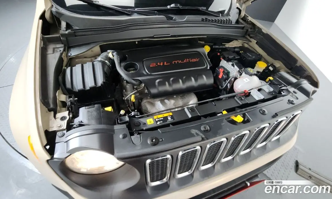 Jeep Renegade 2015 2.4 автомат (гидро), фото 6 Jeep Renegade 2015 2.4 автомат (гидро), фото 6