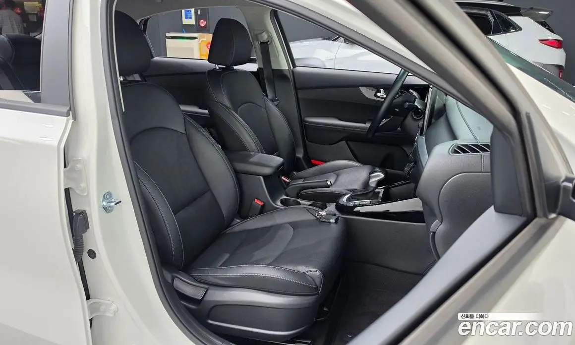 Kia K3 2023 1.6 автомат (гидро), фото 16 Kia K3 2023 1.6 автомат (гидро), фото 16