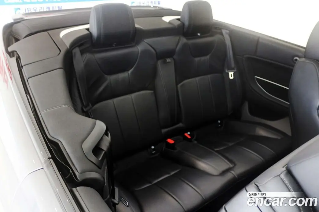 Land Rover Range Rover Evoque 2017 2.0 автомат (гидро), фото 14 Land Rover Range Rover Evoque 2017 2.0 автомат (гидро), фото 14