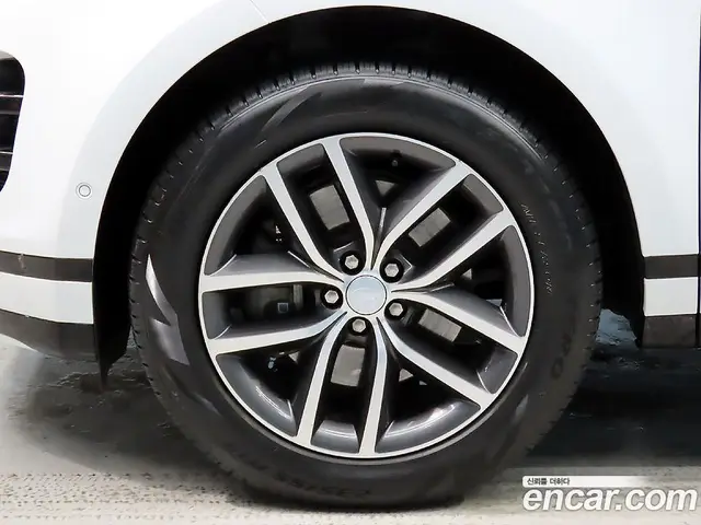 Land Rover Range Rover Evoque 2024 2.0 автомат (гидро), миниатюра 5 Land Rover Range Rover Evoque 2024 2.0 автомат (гидро), миниатюра 5