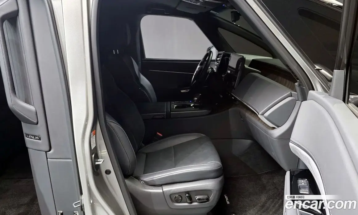 Lexus LM 2024 2.4 автомат (гидро), фото 11 Lexus LM 2024 2.4 автомат (гидро), фото 11