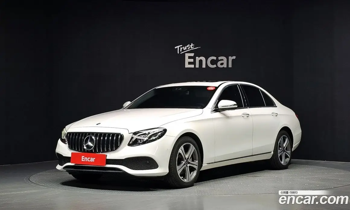 Mercedes-Benz E-Class 2018 1.9 автомат (гидро), фото 1 Mercedes-Benz E-Class 2018 1.9 автомат (гидро), фото 1