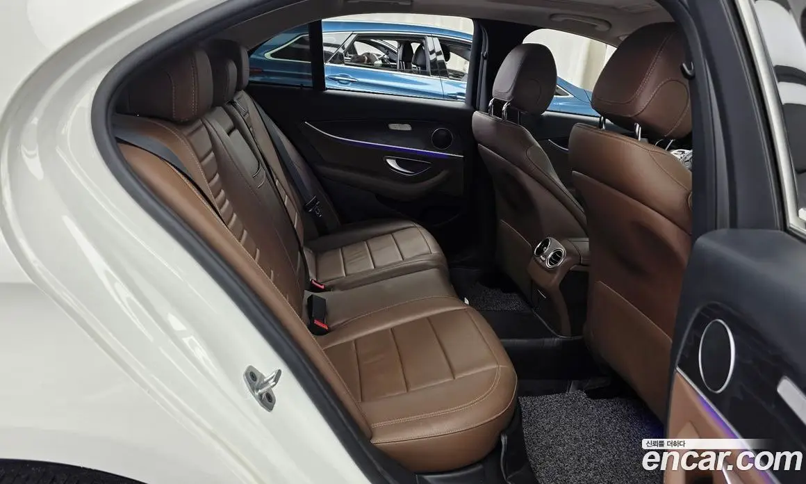 Mercedes-Benz E-Class 2018 1.9 автомат (гидро), фото 12 Mercedes-Benz E-Class 2018 1.9 автомат (гидро), фото 12
