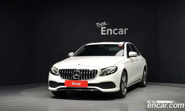 Mercedes-Benz E-Class 2018 1.9 автомат (гидро), миниатюра 3 Mercedes-Benz E-Class 2018 1.9 автомат (гидро), миниатюра 3