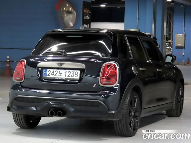 Mini Cooper 2023 1.5 автомат (гидро), миниатюра 4 Mini Cooper 2023 1.5 автомат (гидро), миниатюра 4
