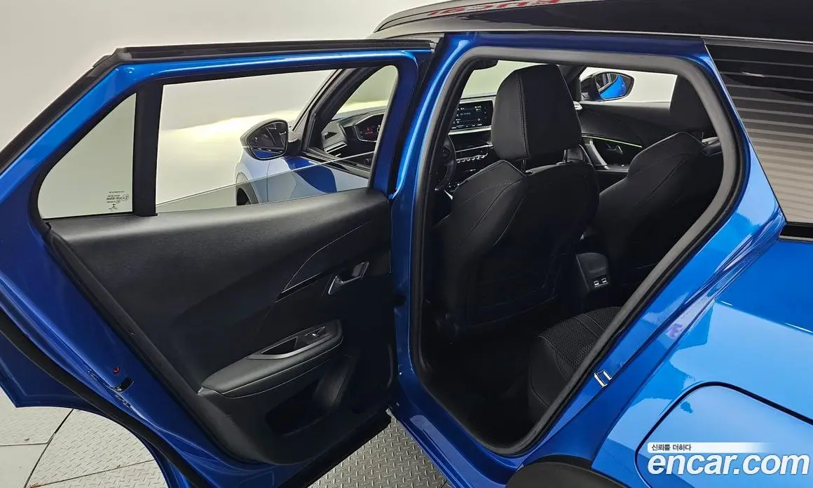 Peugeot 2008 2022 0.1 автомат (гидро), фото 16