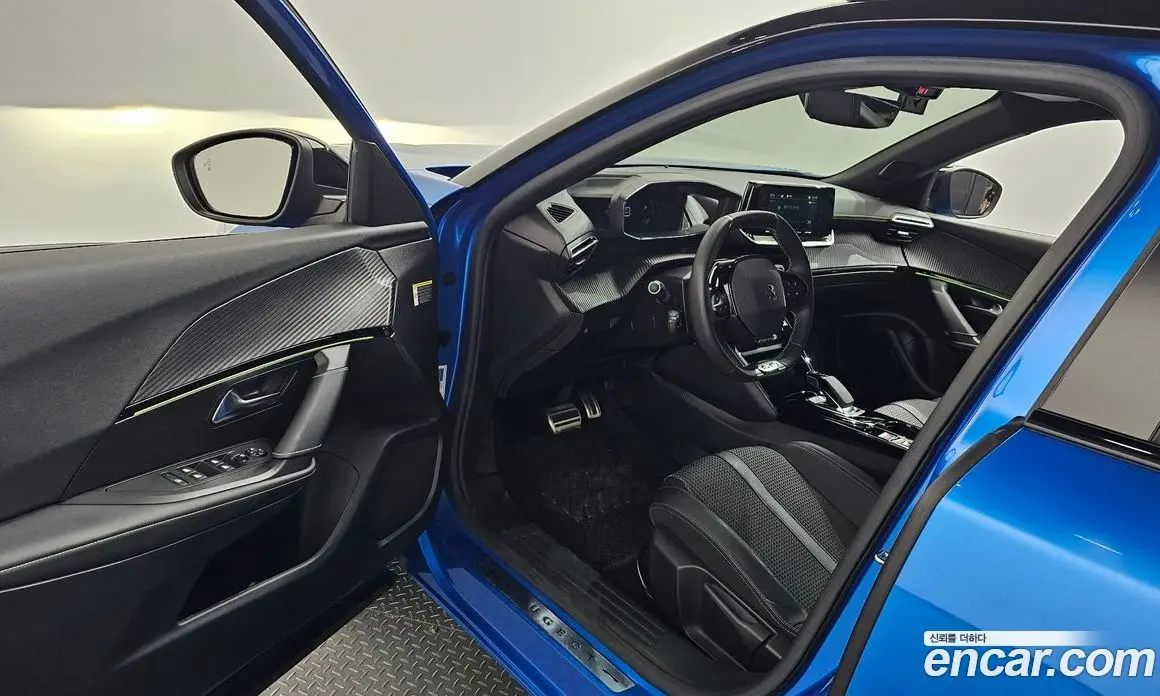Peugeot 2008 2022 0.1 автомат (гидро), фото 10