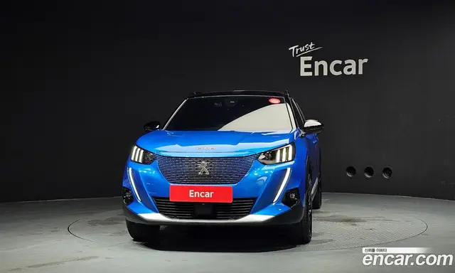 Peugeot 2008 2023 0.1 автомат (гидро), миниатюра 3