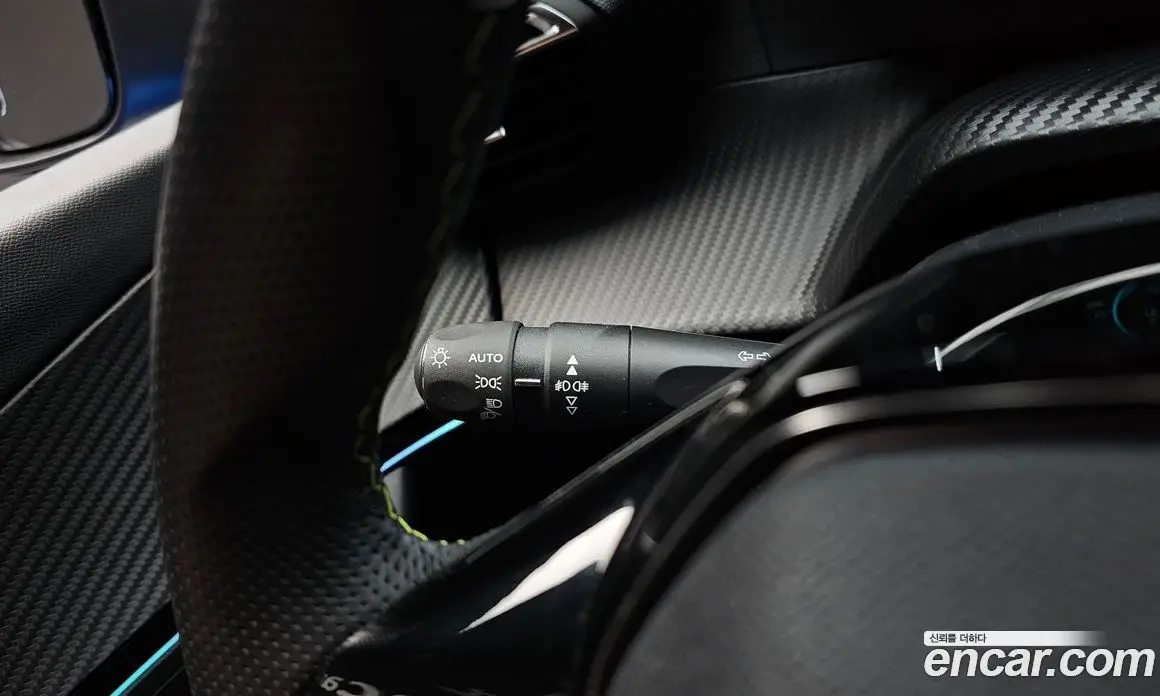 Peugeot 2008 2023 0.1 автомат (гидро), фото 22