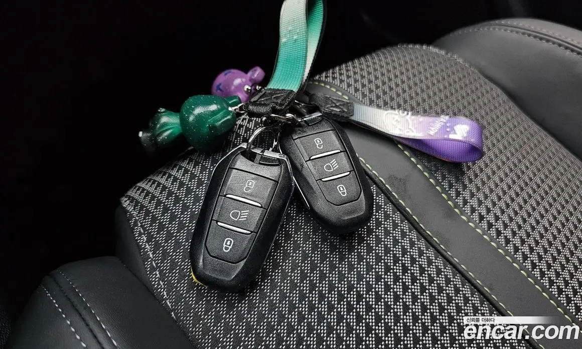 Peugeot 2008 2023 0.1 автомат (гидро), фото 28