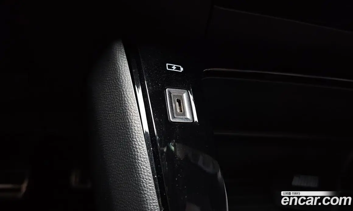 Peugeot 2008 2023 0.1 автомат (гидро), фото 30