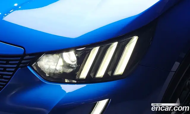 Peugeot 2008 2023 0.1 автомат (гидро), миниатюра 8