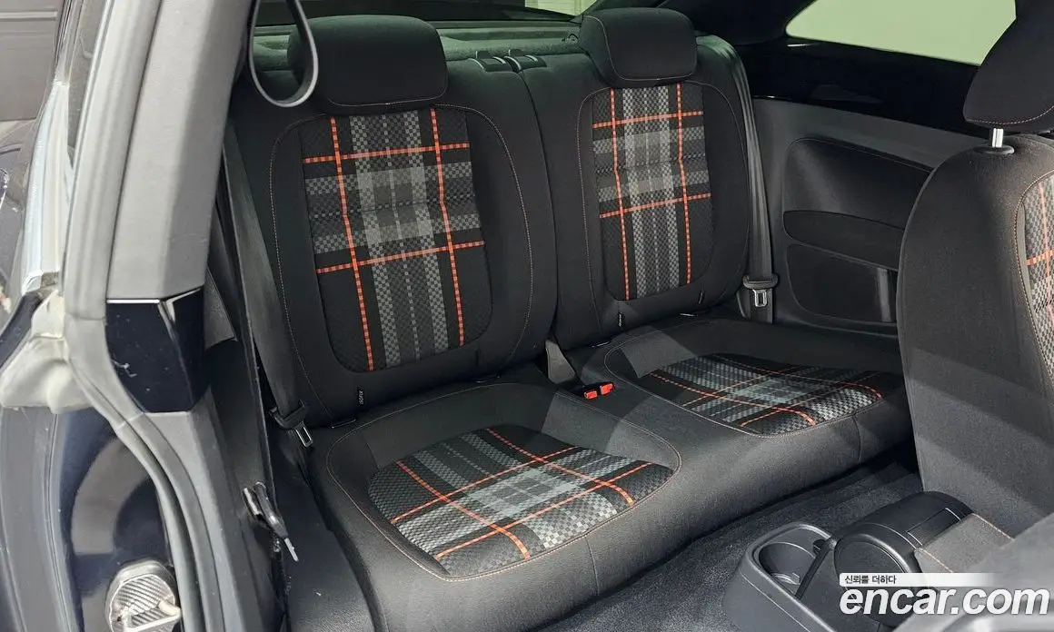Volkswagen Beatle 2015 2.0 автомат (гидро), фото 11 Volkswagen Beatle 2015 2.0 автомат (гидро), фото 11