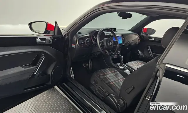 Volkswagen Beatle 2015 2.0 автомат (гидро), миниатюра 10 Volkswagen Beatle 2015 2.0 автомат (гидро), миниатюра 10