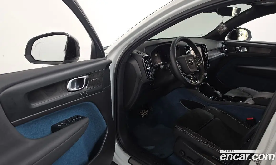 Volvo C40 2022 0.2 автомат (гидро), фото 13 Volvo C40 2022 0.2 автомат (гидро), фото 13