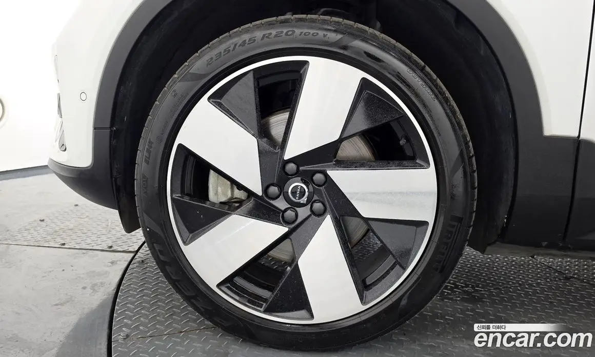 Volvo C40 2022 0.2 автомат (гидро), фото 5 Volvo C40 2022 0.2 автомат (гидро), фото 5