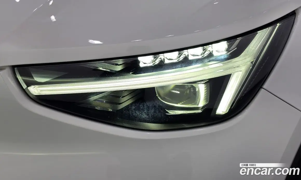 Volvo C40 2022 0.2 автомат (гидро), фото 8 Volvo C40 2022 0.2 автомат (гидро), фото 8