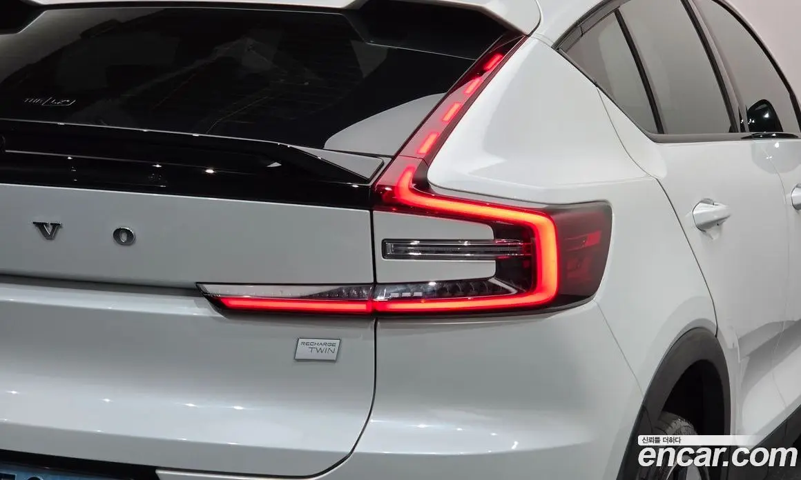 Volvo C40 2022 0.2 автомат (гидро), фото 9 Volvo C40 2022 0.2 автомат (гидро), фото 9