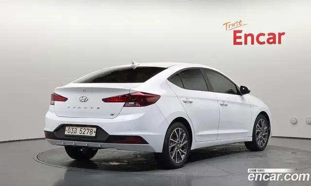 Hyundai Avante 2019 1.6 автомат (гидро), миниатюра 2