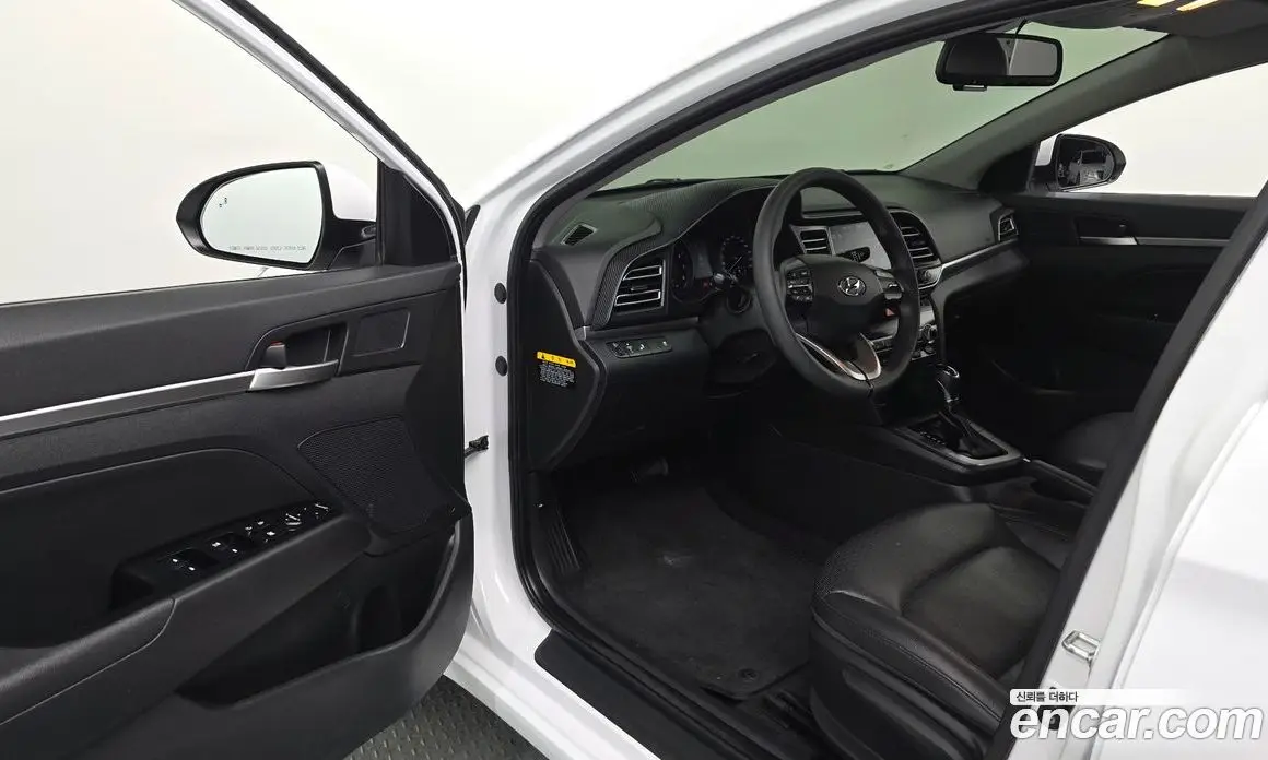 Hyundai Avante 2019 1.6 автомат (гидро), фото 13