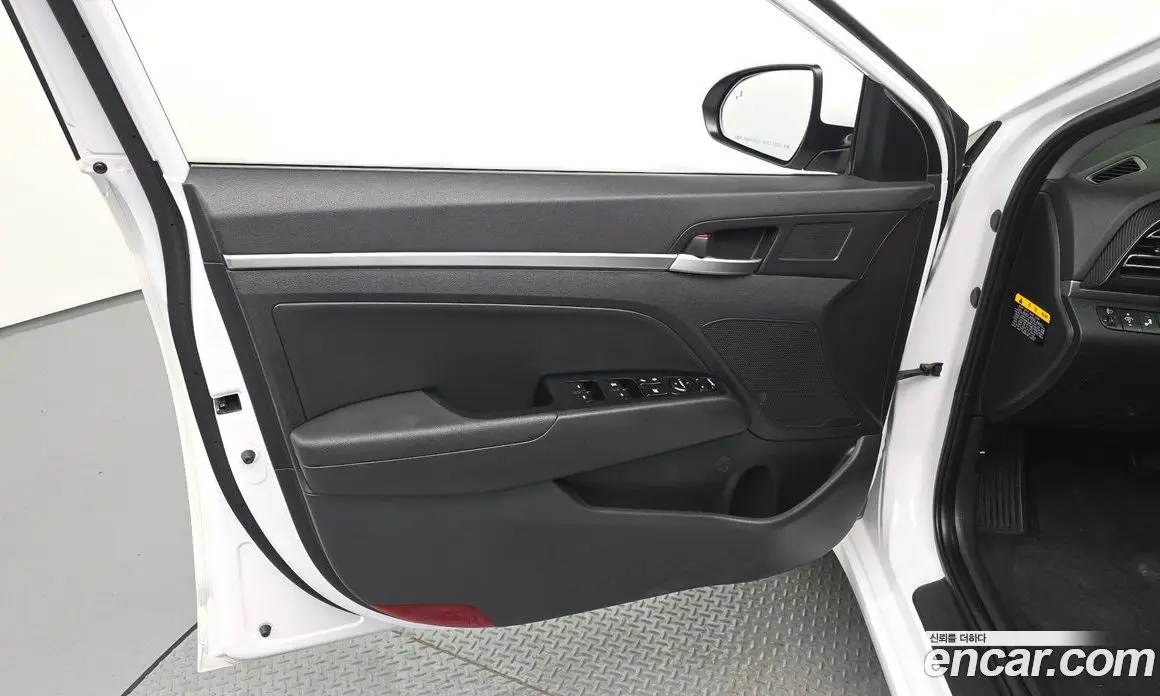 Hyundai Avante 2019 1.6 автомат (гидро), фото 14