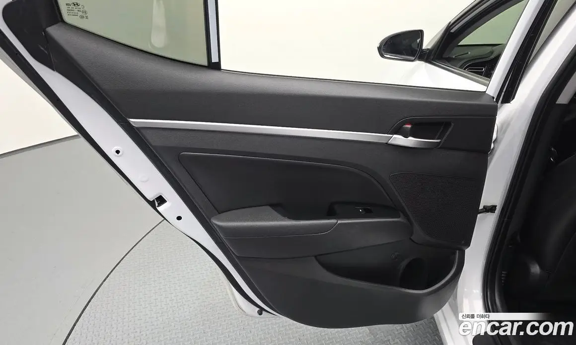Hyundai Avante 2019 1.6 автомат (гидро), фото 15