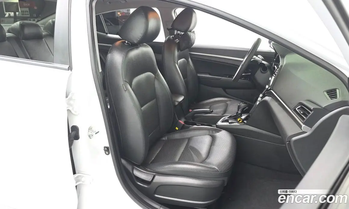 Hyundai Avante 2019 1.6 автомат (гидро), фото 16