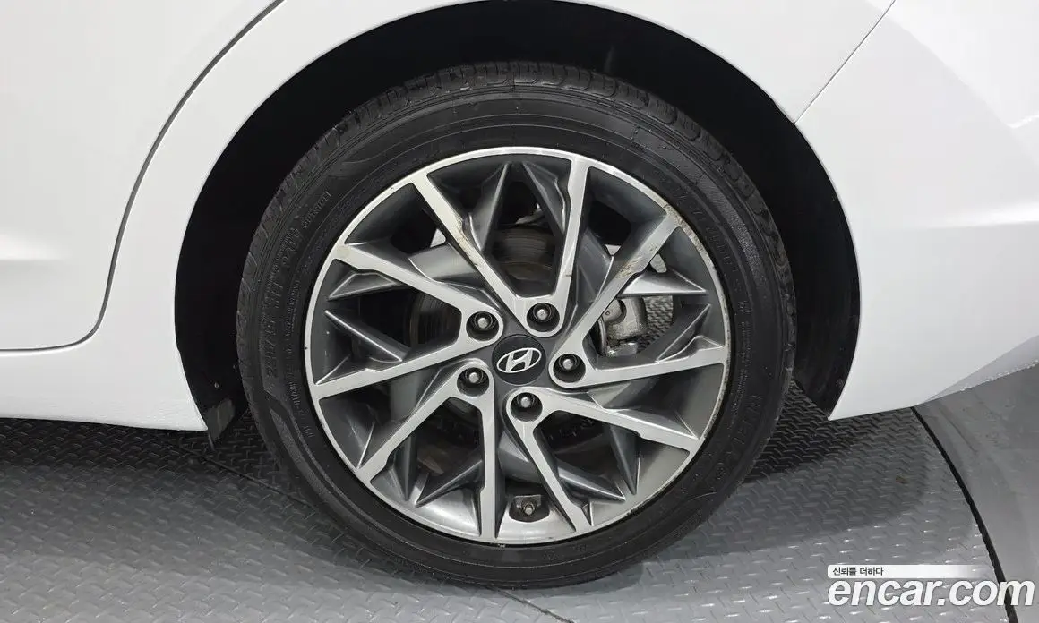 Hyundai Avante 2019 1.6 автомат (гидро), фото 7