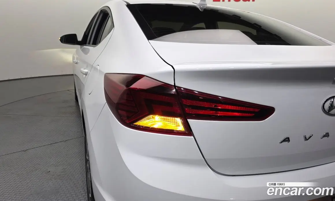 Hyundai Avante 2019 1.6 автомат (гидро), фото 9