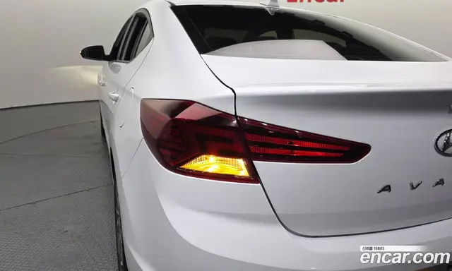Hyundai Avante 2019 1.6 автомат (гидро), миниатюра 9