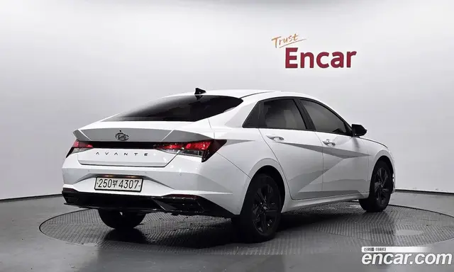 Hyundai Avante 2023 1.6 автомат (гидро), миниатюра 2