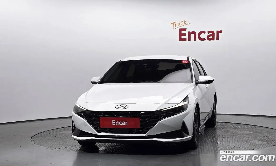 Hyundai Avante 2023 1.6 автомат (гидро), фото 3