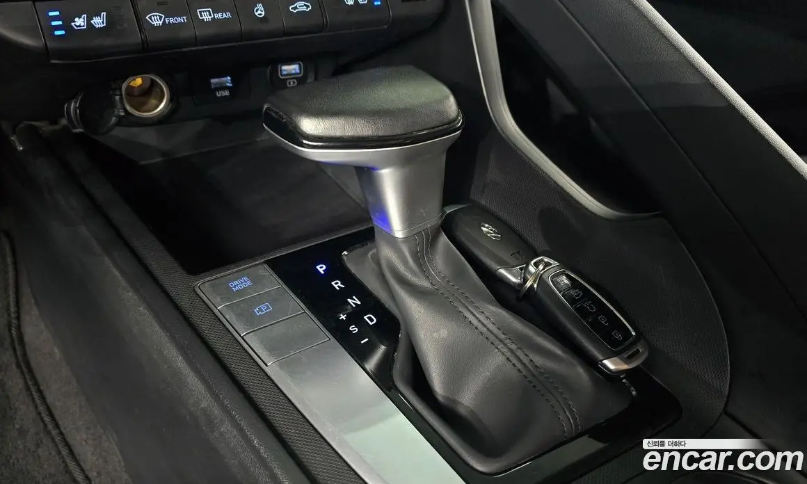 Hyundai Avante 2023 1.6 автомат (гидро), фото 9