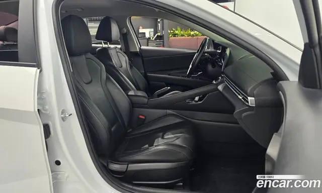 Hyundai Avante 2023 1.6 автомат (гидро), миниатюра 10