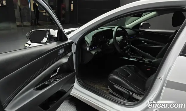 Hyundai Avante 2024 1.6 автомат (гидро), миниатюра 10 Hyundai Avante 2024 1.6 автомат (гидро), миниатюра 10