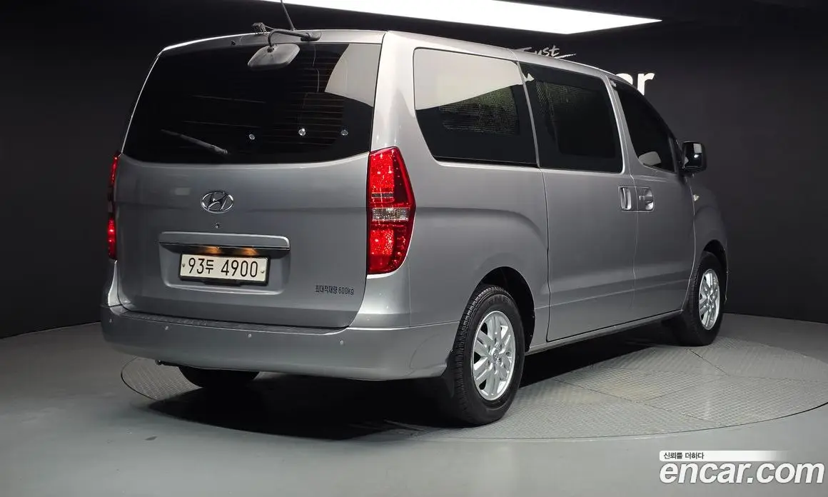 Hyundai Starex 2021 2.5 автомат (гидро), фото 2 Hyundai Starex 2021 2.5 автомат (гидро), фото 2