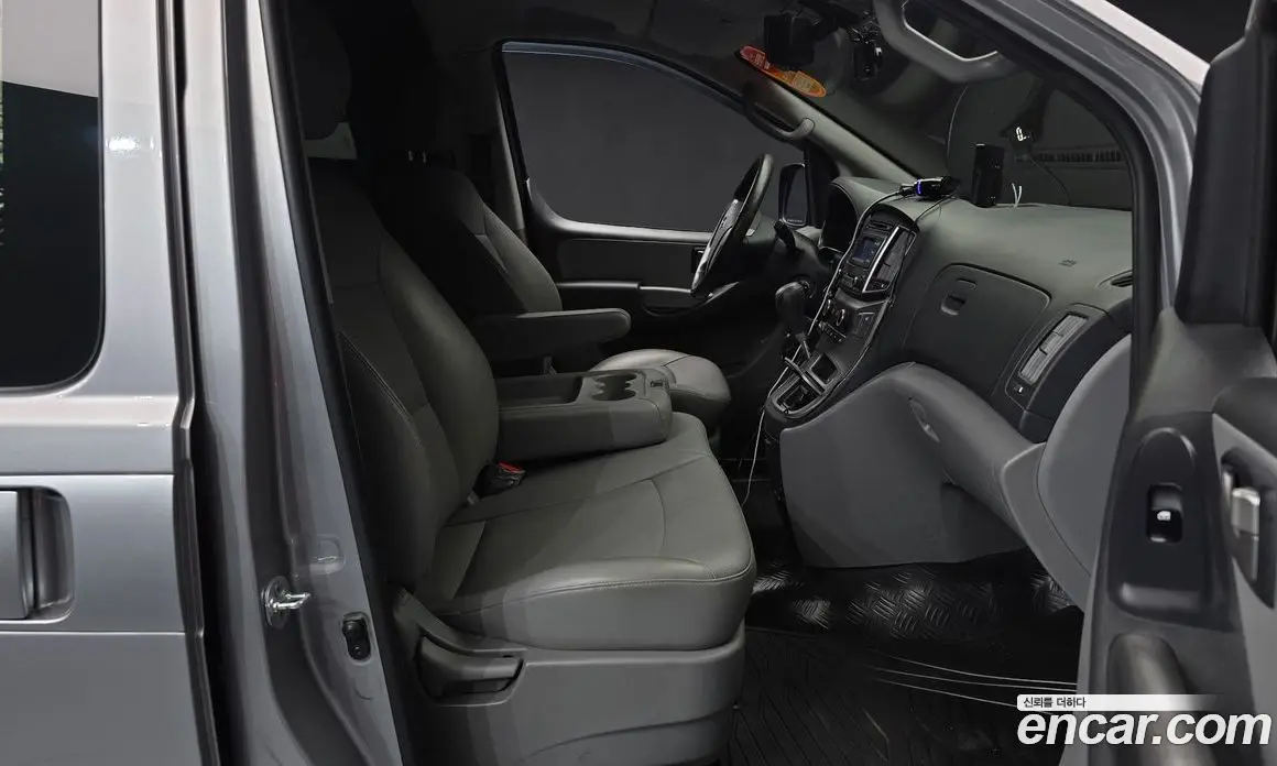 Hyundai Starex 2021 2.5 автомат (гидро), фото 16 Hyundai Starex 2021 2.5 автомат (гидро), фото 16