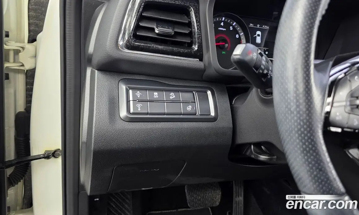 SsangYong TIBOLI 2019 1.5 автомат (гидро), фото 17