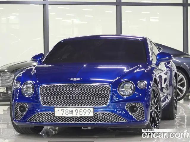 Bentley Continental, 2022, 35 900 км Bentley Continental, 2022, 35 900 км