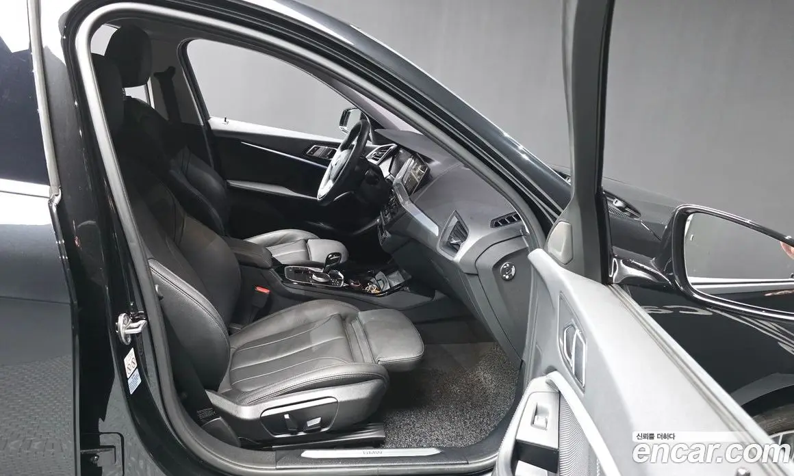 BMW 1 серия 2021 2.0 автомат (гидро), фото 17