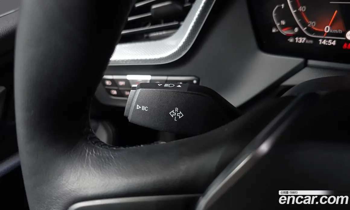 BMW 1 серия 2021 2.0 автомат (гидро), фото 27