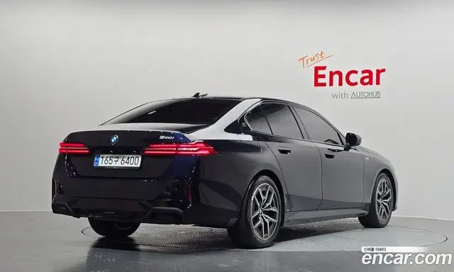 BMW 5 серия 2024 2.0 автомат (гидро), миниатюра 1 BMW 5 серия 2024 2.0 автомат (гидро), миниатюра 1
