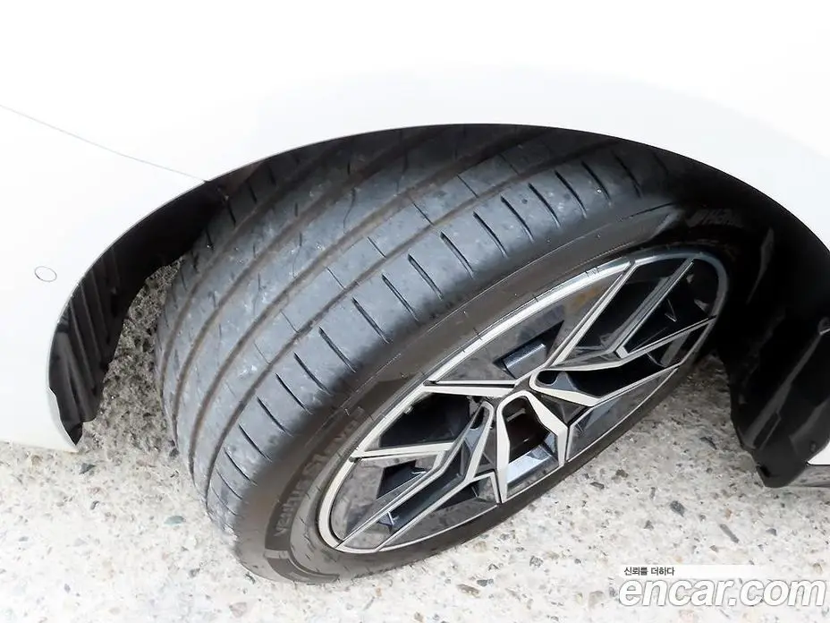 BMW 5 серия 2025 2.0 автомат (гидро), фото 20 BMW 5 серия 2025 2.0 автомат (гидро), фото 20
