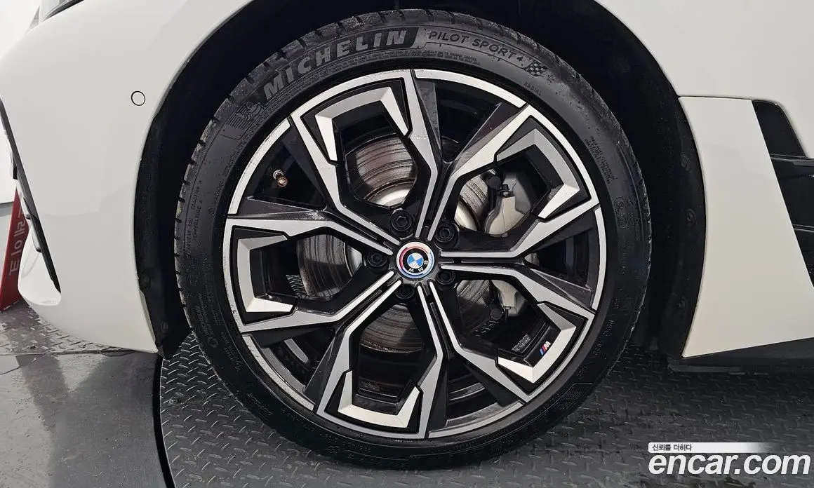 BMW i4 2022 0.2 автомат (гидро), фото 4