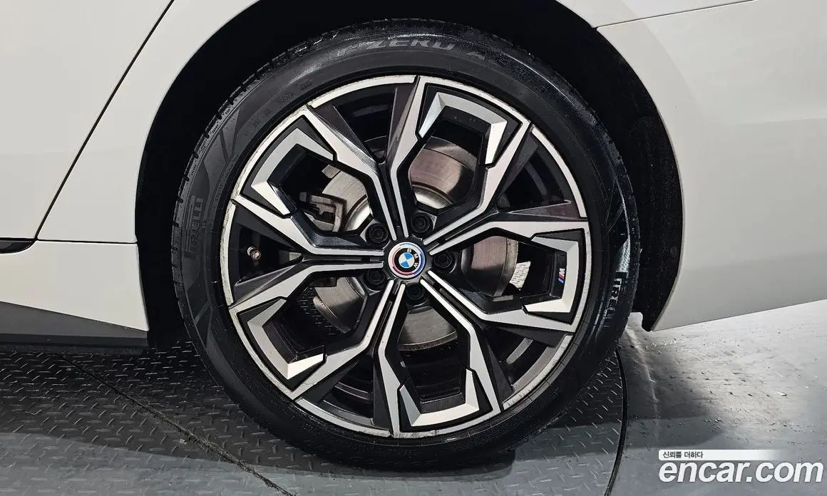 BMW i4 2022 0.2 автомат (гидро), фото 6