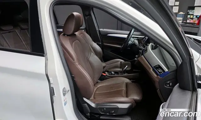 BMW X1 2021 2.0 автомат (гидро), миниатюра 12