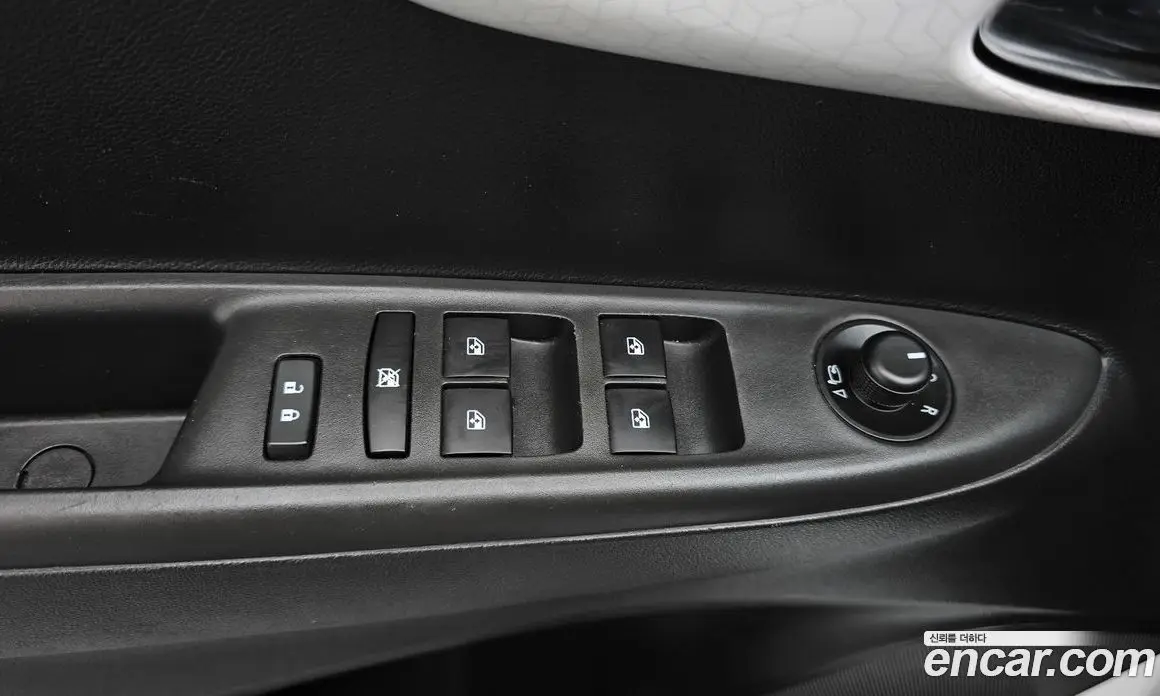 Chevrolet Spark 2015 1.0 автомат (гидро), фото 23