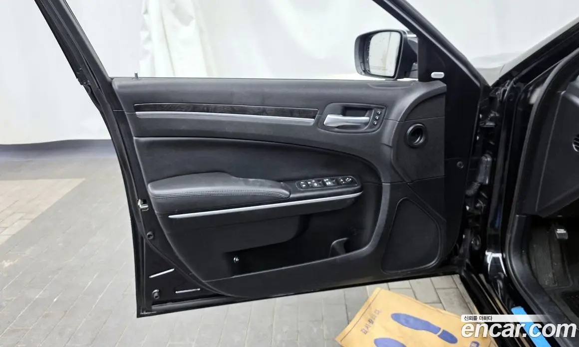 Chrysler 300C 2012 3.0 автомат (гидро), фото 14 Chrysler 300C 2012 3.0 автомат (гидро), фото 14