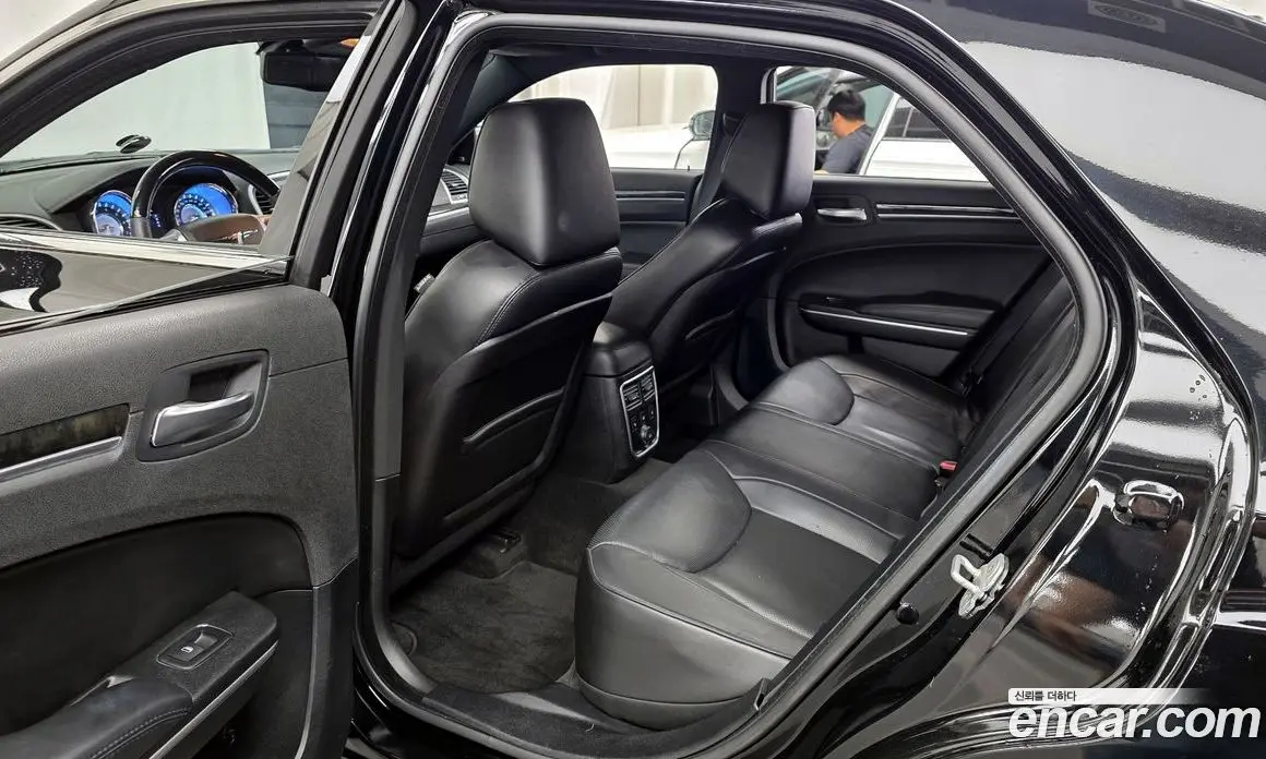 Chrysler 300C 2012 3.0 автомат (гидро), фото 16 Chrysler 300C 2012 3.0 автомат (гидро), фото 16